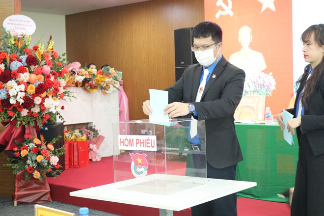 Bỏ phiếu bầu đoàn đại biểu đi dự Đại hội Đoàn Khối DNTW lần thứ IV, nhiệm kỳ 2022 - 2027.