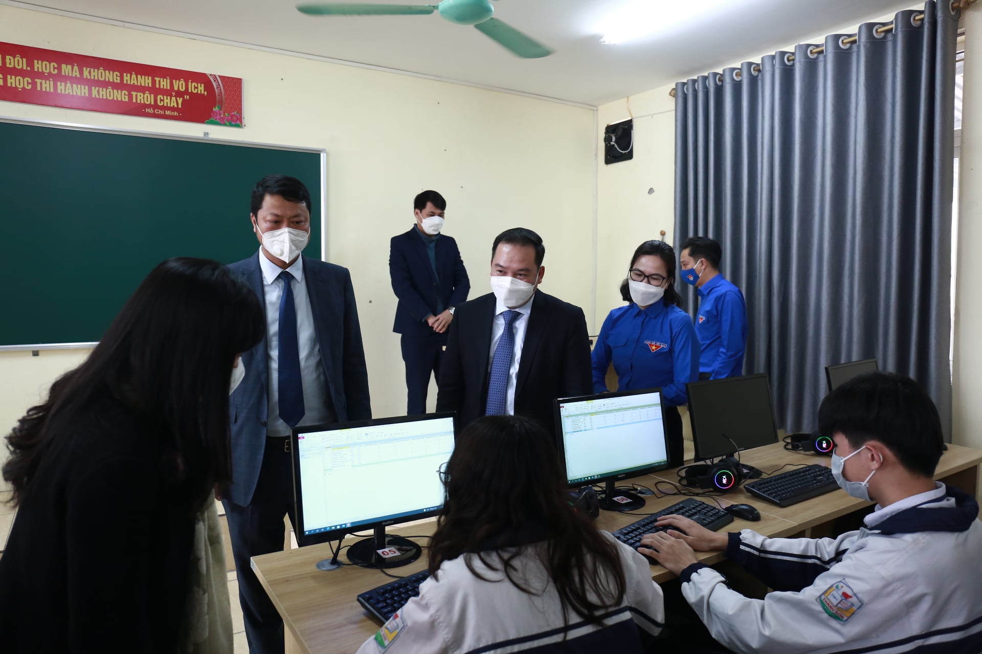 Khánh thành công trình thanh niên chào mừng Đại hội đoàn các cấp: phòng học máy vi tính