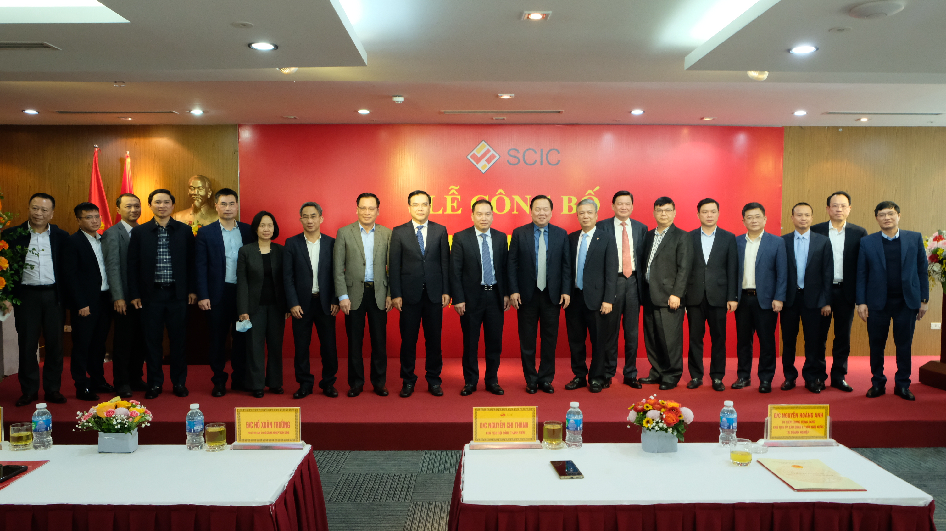 Các đại biểu chụp ảnh lưu niệm tại Hội nghị.