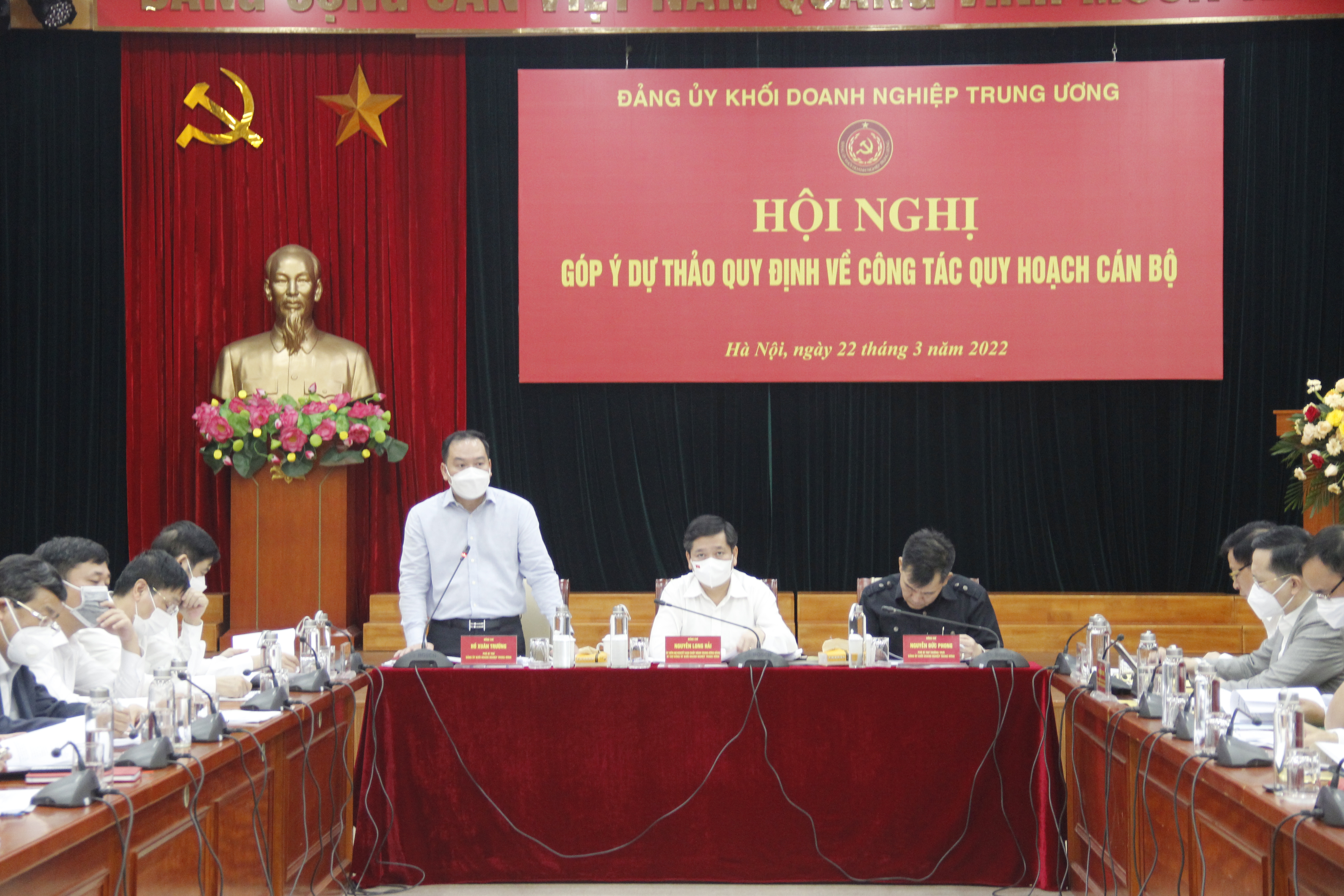 Đồng chí Hồ Xuân Trường, Phó Bí thư Đảng ủy Khối phát biểu tại Hội nghị.
