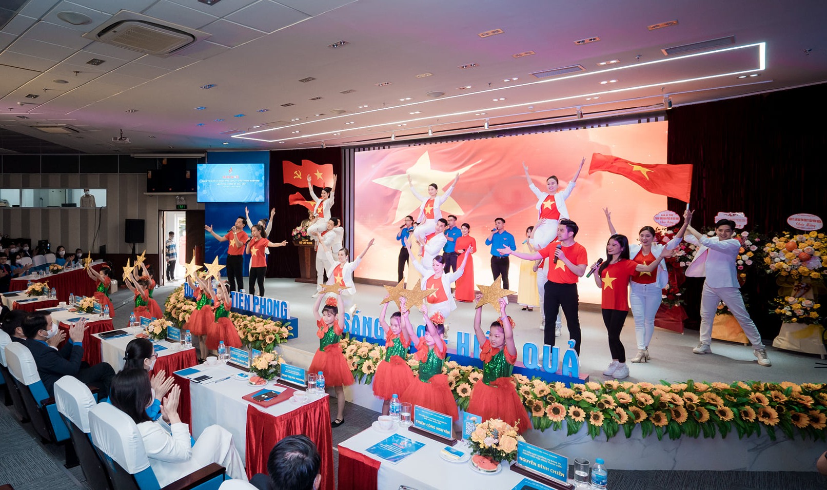 Chương trình văn nghệ tại Đại hội