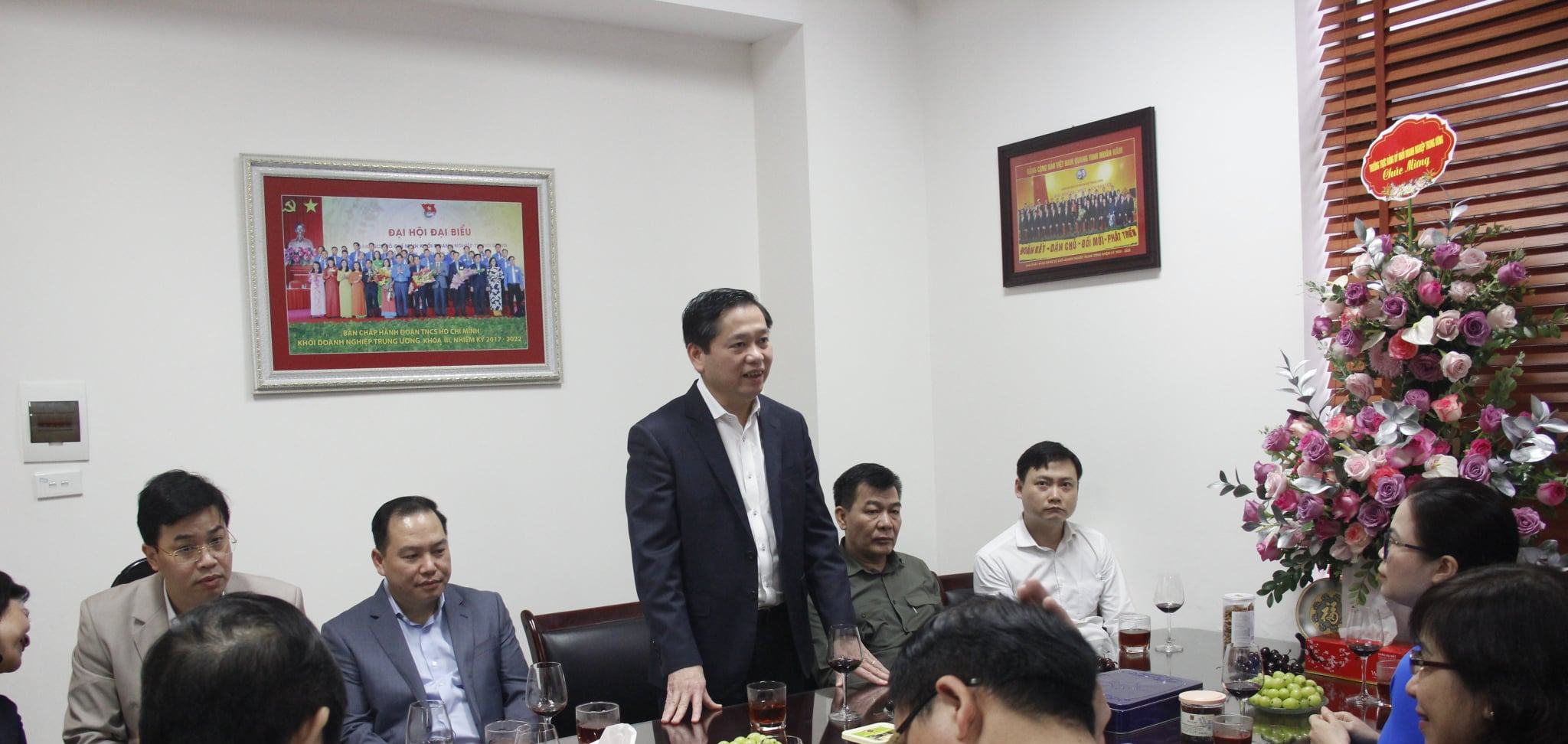 Đồng chí Nguyễn Long Hải-Ủy viên dự khuyết BCH Trung ương Đảng, Bí thư Đảng ủy Khối Doanh nghiệp Trung ương chúc mừng cán bộ đoàn, đoàn viên thanh niên trong Khối.