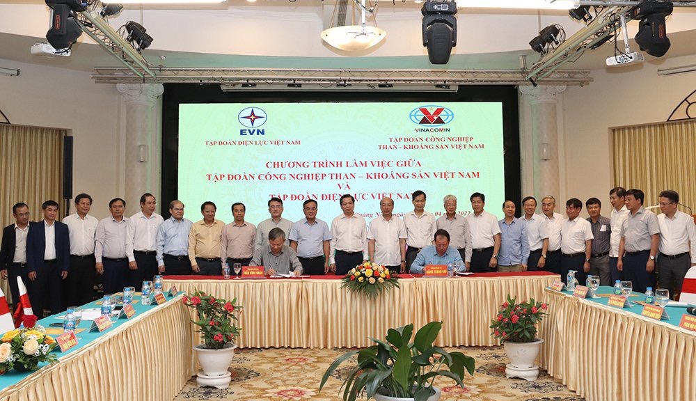 TKV cam kết sẽ cung cấp đủ than cho sản xuất điện trong năm 2022.