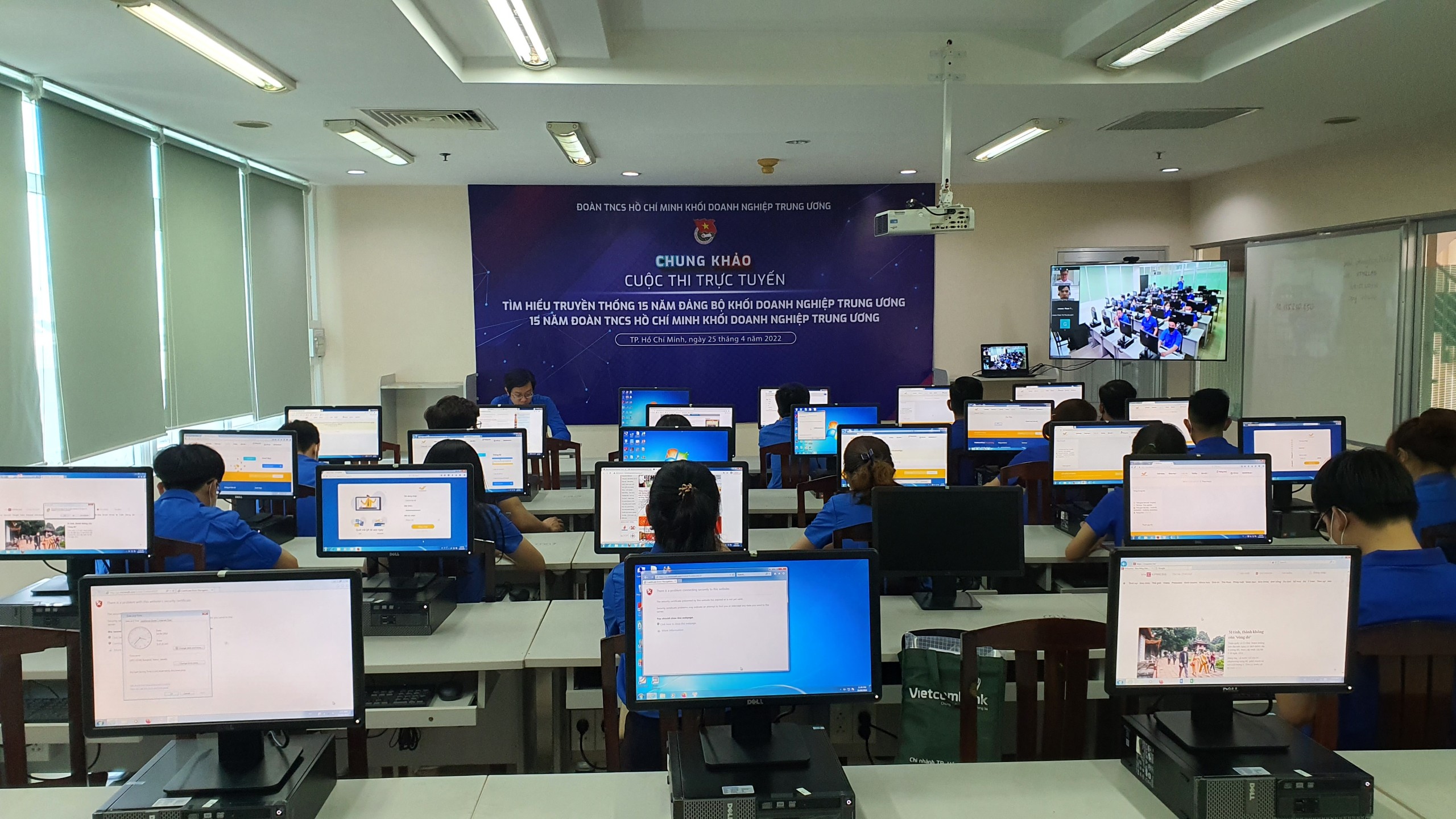 Các thí sinh dự thi tại điểm cầu Thành phố Hồ Chí Minh.