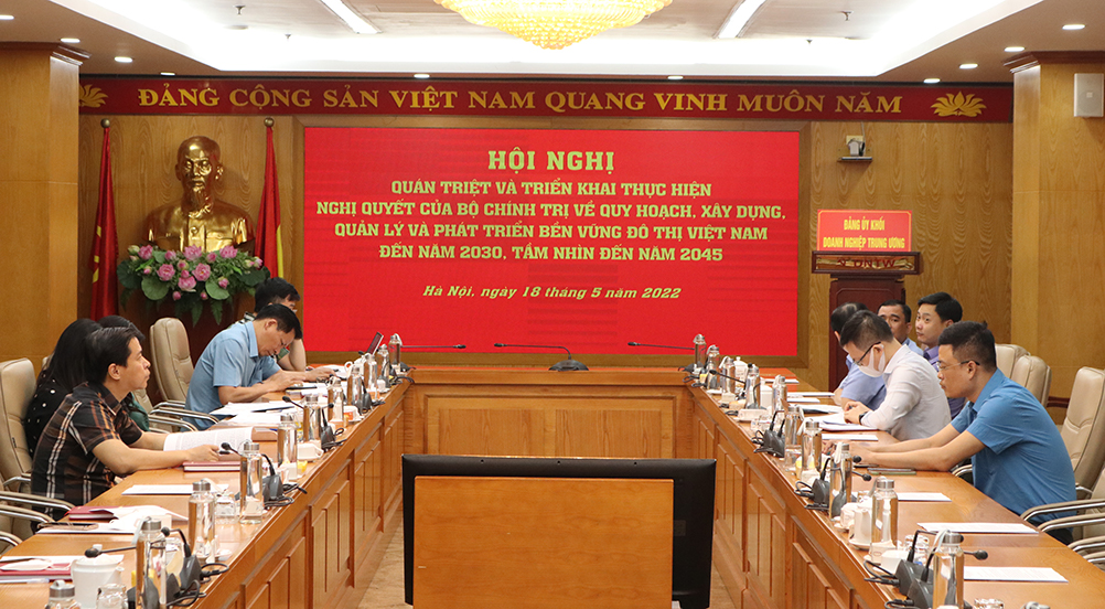 Các đại biểu tham dự Hội nghị tại điểm cầu Cơ quan Đảng uỷ Khối Doanh nghiệp Trung ương.