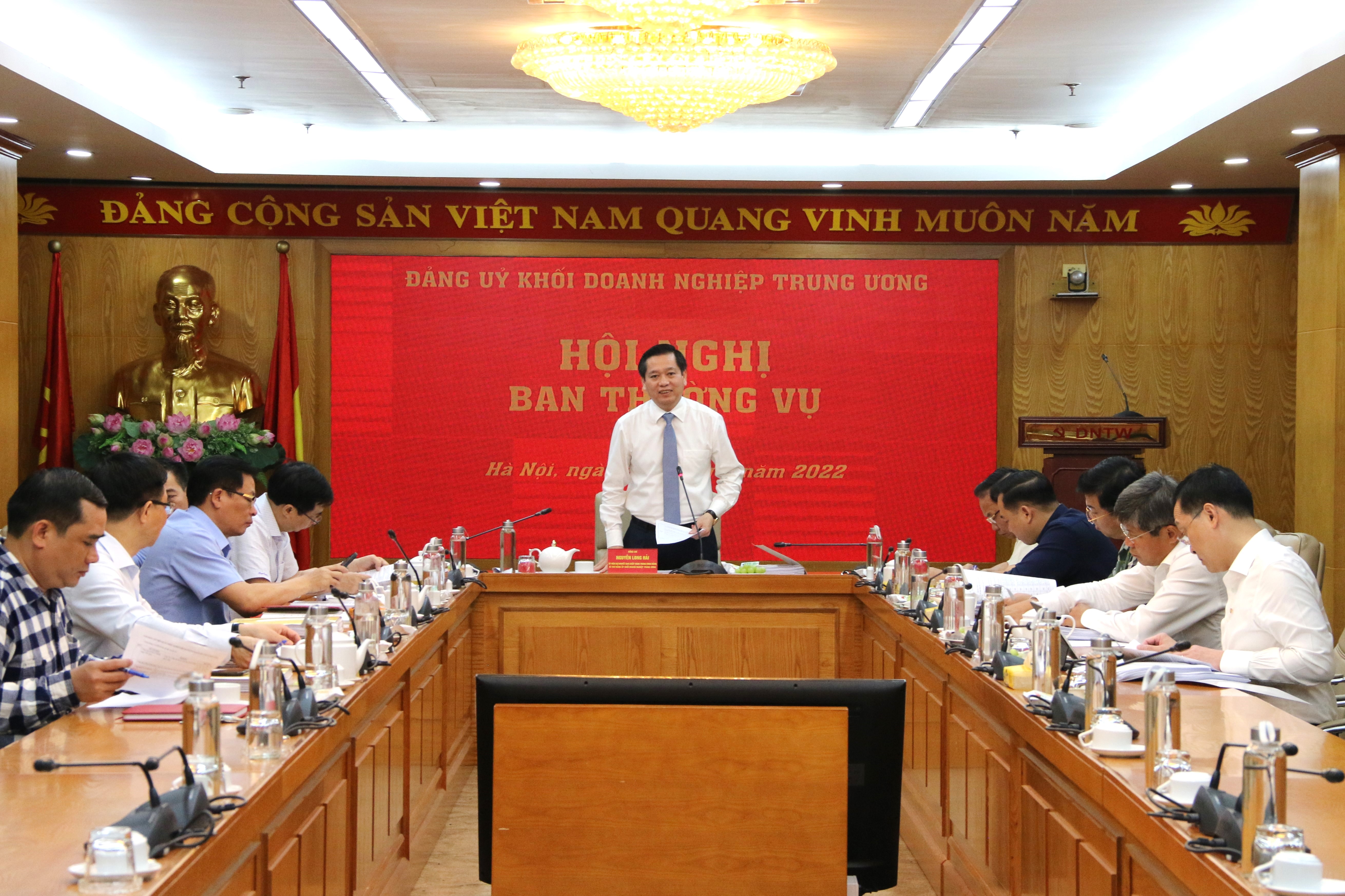 Đồng chí Nguyễn Long Hải - Ủy viên dự khuyết BCH Trung ương Đảng, Bí thư Đảng ủy Khối chủ trì Hội nghị.