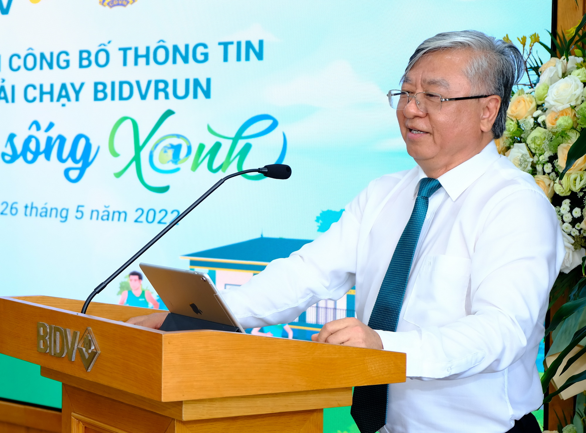 đồng chí Trần Xuân Hoàng, Uỷ viên HĐQT, Chủ tịch Công đoàn BIDV, Trưởng Ban Tổ chức giải chạy phát biểu tại buổi Lễ.