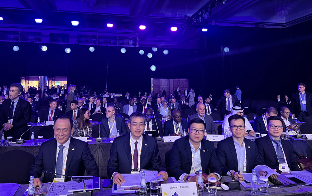 Đoàn VNA do Chủ tịch HĐQT Đặng Ngọc Hòa làm trưởng đoàn cùng các nhà lãnh đạo cấp cao nhất từ 290 hãng hàng không thành viên của IATA tham dự Hội nghị Thường niên IATA lần thứ 78 và Hội nghị Thượng đỉnh Vận tải Hàng không Thế giới.