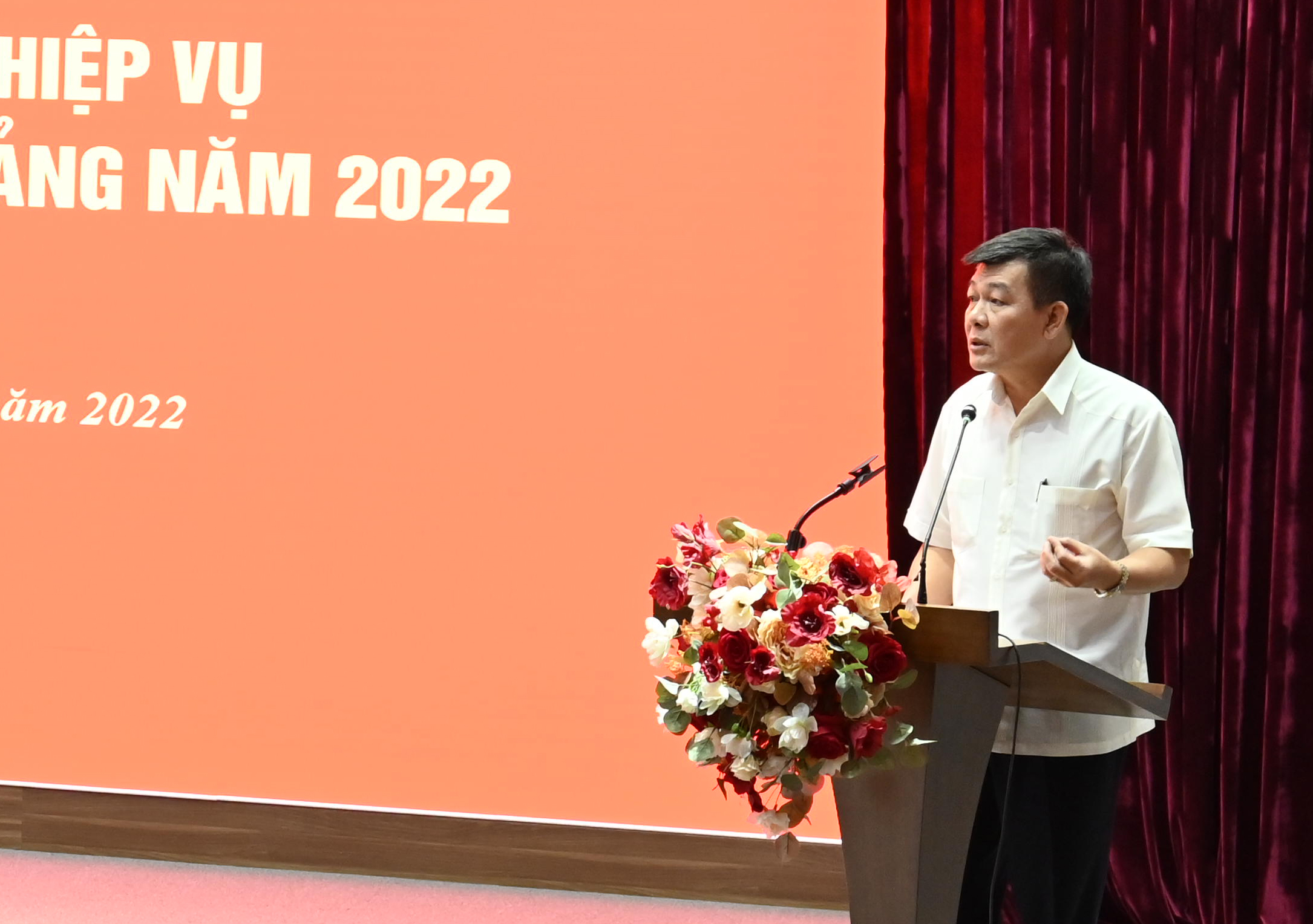 Đồng chí Nguyễn Đức Phong, Phó Bí thư Thường trực Đảng uỷ Khối Doanh nghiệp Trung ương phát biểu tại Hội nghị.