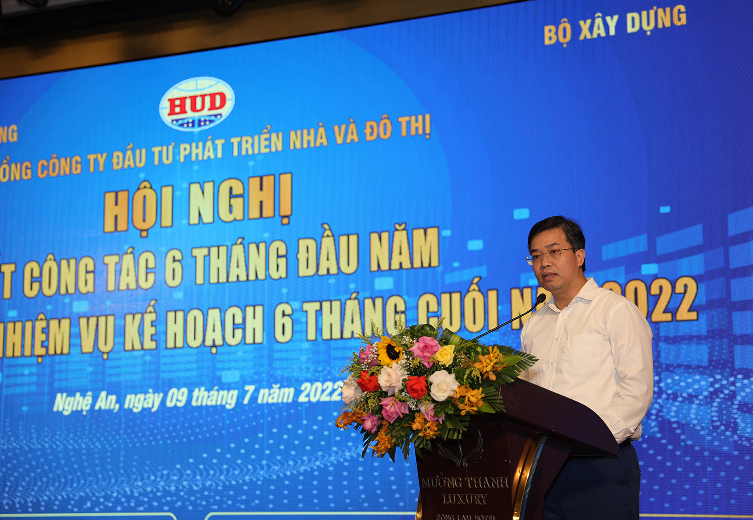 Đồng chí Nguyễn Trung Hiếu, Uỷ viên Ban Thường vụ, Trưởng Ban Tuyên giáo Đảng uỷ Khối Doanh nghiệp Trung ương phát biểu tại Hội nghị.