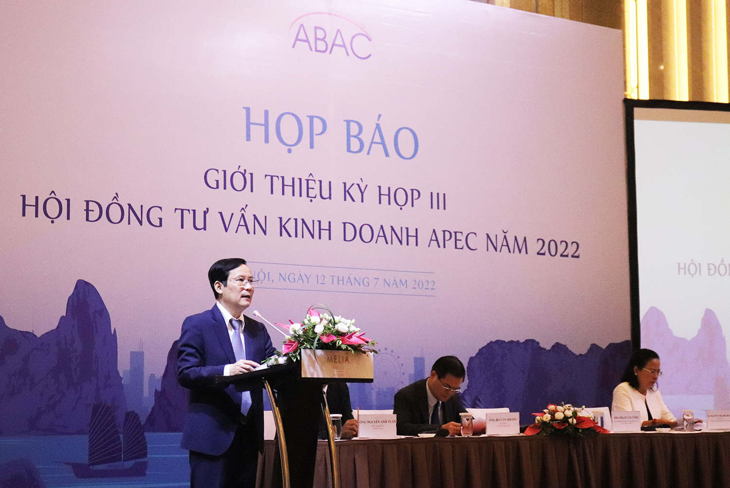 Chủ tịch VCCI Phạm Tấn Công phát biểu tại cuộc họp báo giới thiệu về ABAC III.