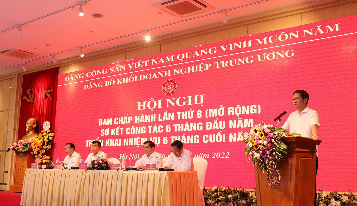 Đồng chí Trần Tuấn Anh, Ủy viên Bộ Chính trị, Trưởng Ban Kinh tế Trung ương dự và phát biểu chỉ đạo Hội nghị. 