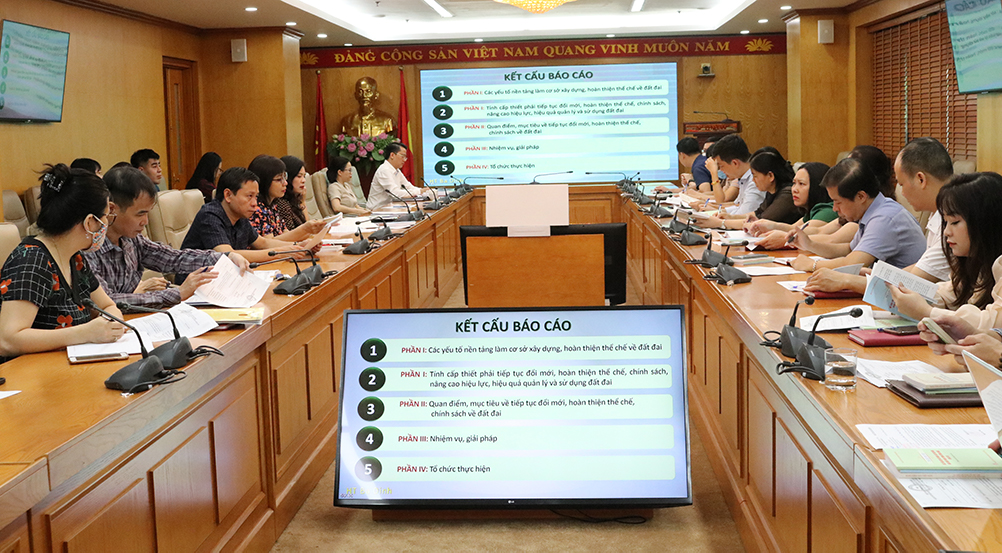 Các đại biểu Cơ quan Đảng uỷ Khối Doanh nghiệp Trung ương tham dự Hội nghị tại điểm cầu Trụ sở chính.