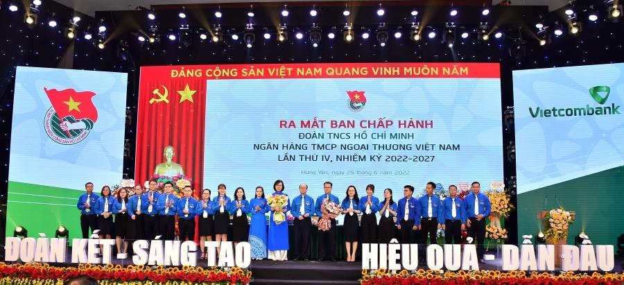 Ban Chấp hành Đoàn Thanh niên Vietcombank nhiệm kỳ 2022 – 2027 ra mắt Đại hội.