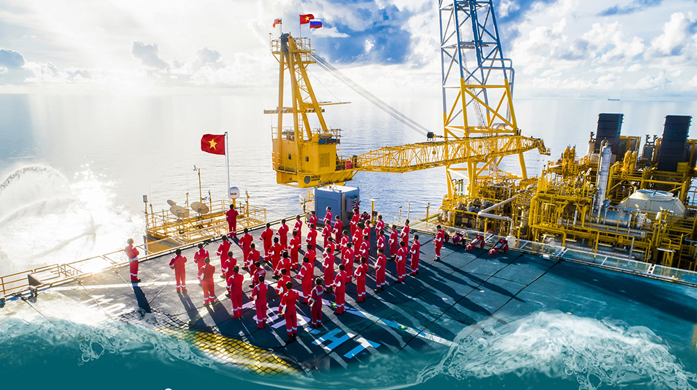 Người lao động Dầu khí trên Biển Đông.