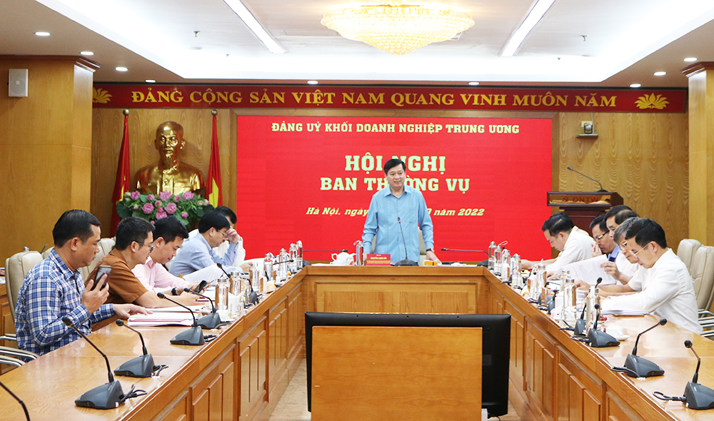 Đồng chí Nguyễn Long Hải - Ủy viên dự khuyết BCH Trung ương Đảng, Bí thư Đảng ủy Khối chủ trì Hội nghị.