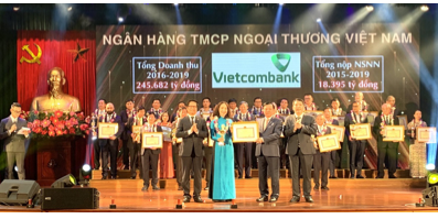Vietcombank vinh dự nằm trong nhóm 30 doanh nghiệp có thành tích tiêu biểu, xuất sắc trong việc chấp hành pháp luật Thuế và thực hiện tốt nghĩa vụ nộp thuế vào ngân sách nhà nước, tháng 10/2020.