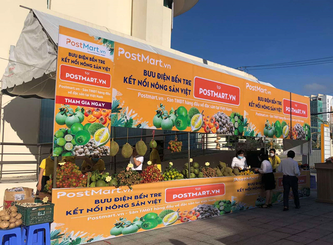 Bưu điện tỉnh Bến Tre thường xuyên phối hợp cùng Hội nông dân tỉnh và các đơn vị liên quan tổ chức các điểm kết nối nông sản Việt.