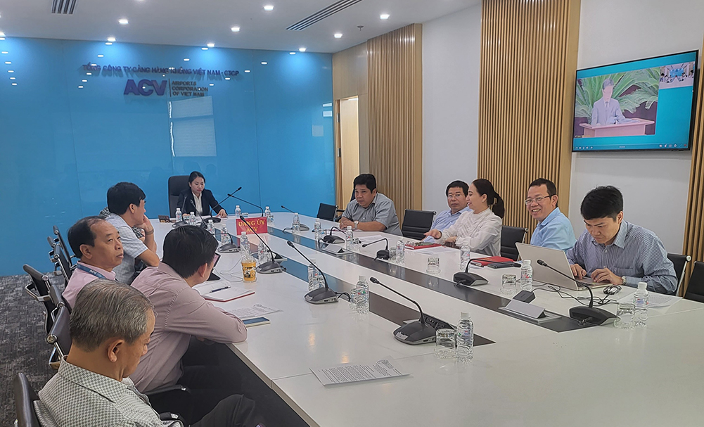 Các đại biểu tham dự Hội nghị tại điểm cầu Cơ quan Đảng uỷ Khối Doanh nghiệp Trung ương.