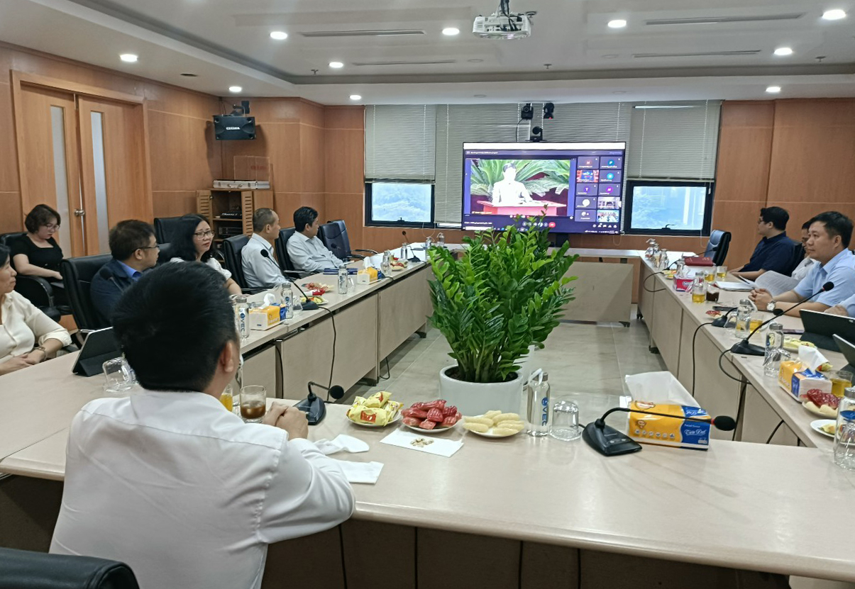 Cán bộ, đảng viên Đảng uỷ Cơ quan Đảng uỷ Khối DNTW tham dự tại điểm cầu Cơ quan Đảng uỷ Khối 