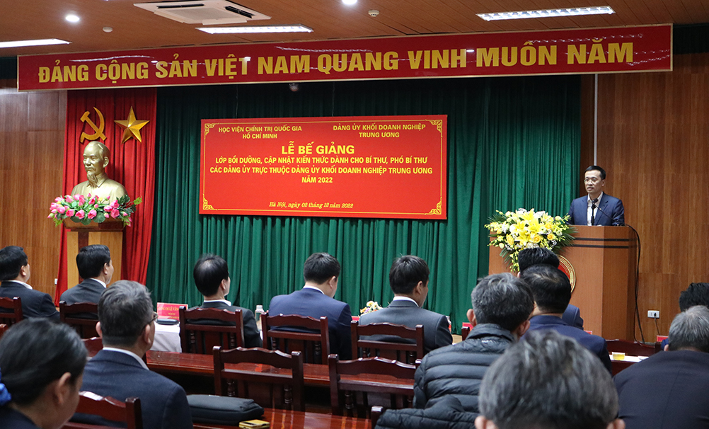 Đại diện học viên lớp học phát biểu tại Lễ Bế giảng.