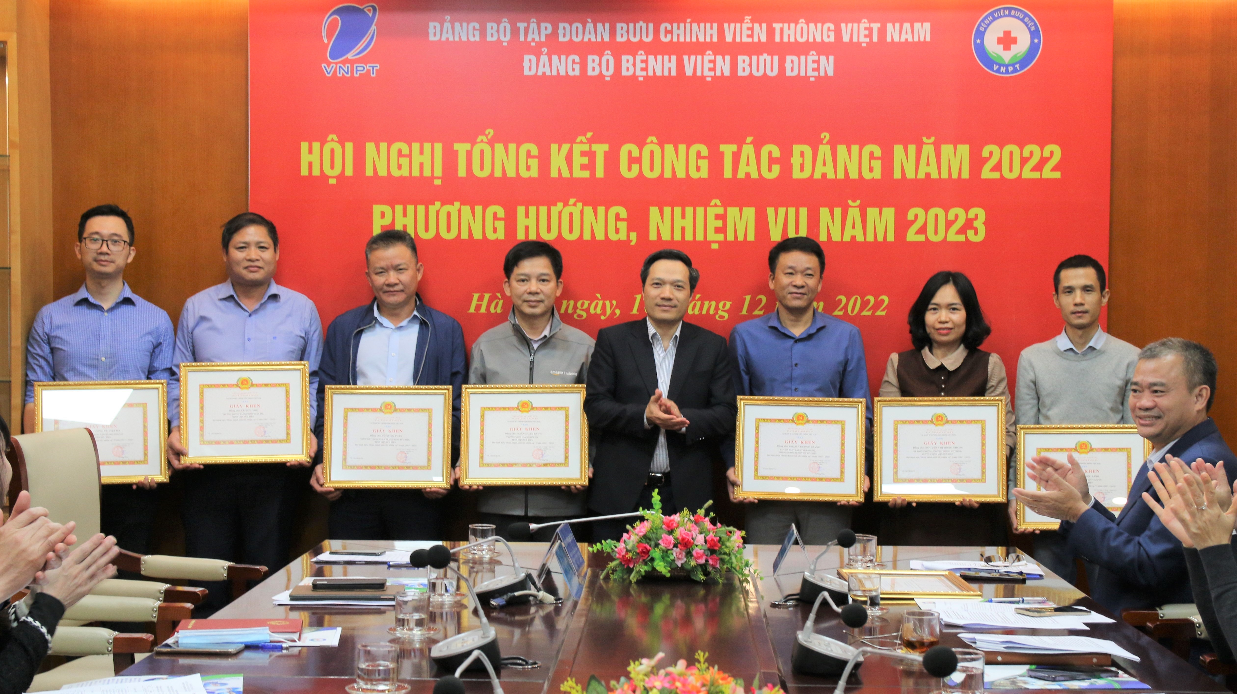 Trao tặng Giấy khen