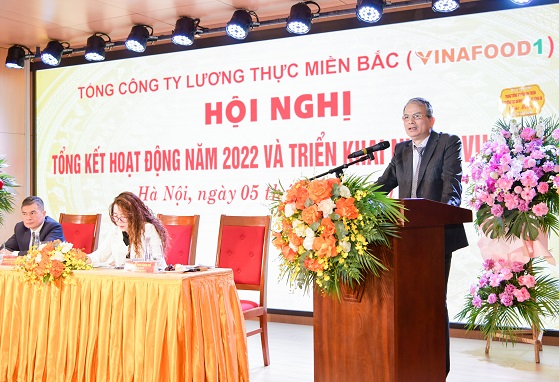 Đ/c Phan Xuân Quế, Phó Bí thư Đảng ủy, Tổng Giám đốc Tổng công ty báo cáo tổng kết công tác đảng năm 2022 và phương hướng nhiệm vụ năm 2023.