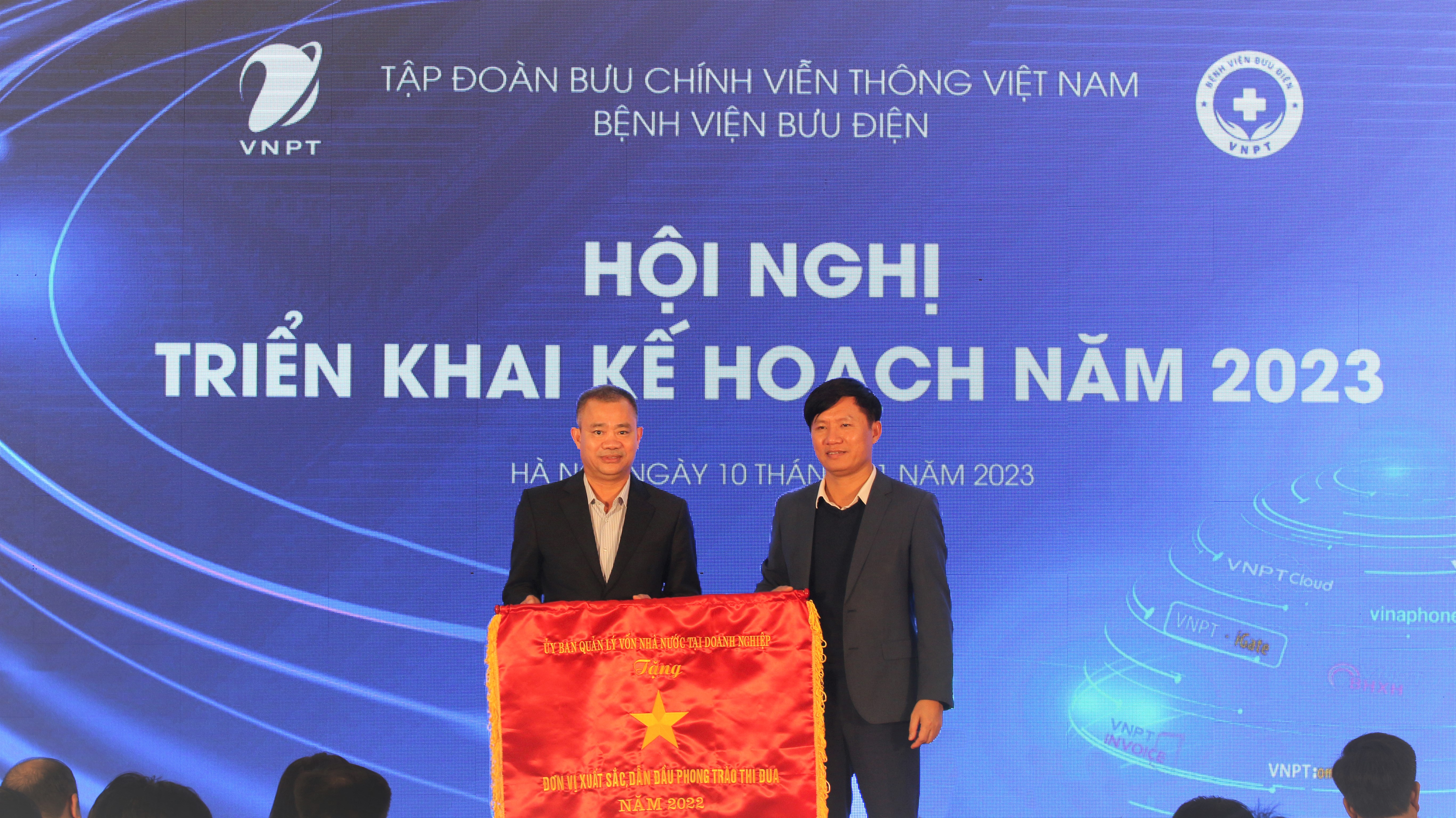 Bệnh viện Bưu điện được Ủy ban Quản lý vốn nhà nước tại doanh nghiệp tặng Cờ đơn vị vị xuất sắc dẫn đầu phong trào thi đua năm 2022.