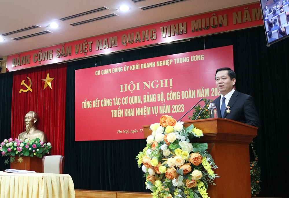 Đồng chí Nguyễn Long Hải - Ủy viên dự khuyết Ban Chấp hành Trung ương Đảng, Bí thư Đảng ủy Khối DNTW phát biểu tại Hội nghị.