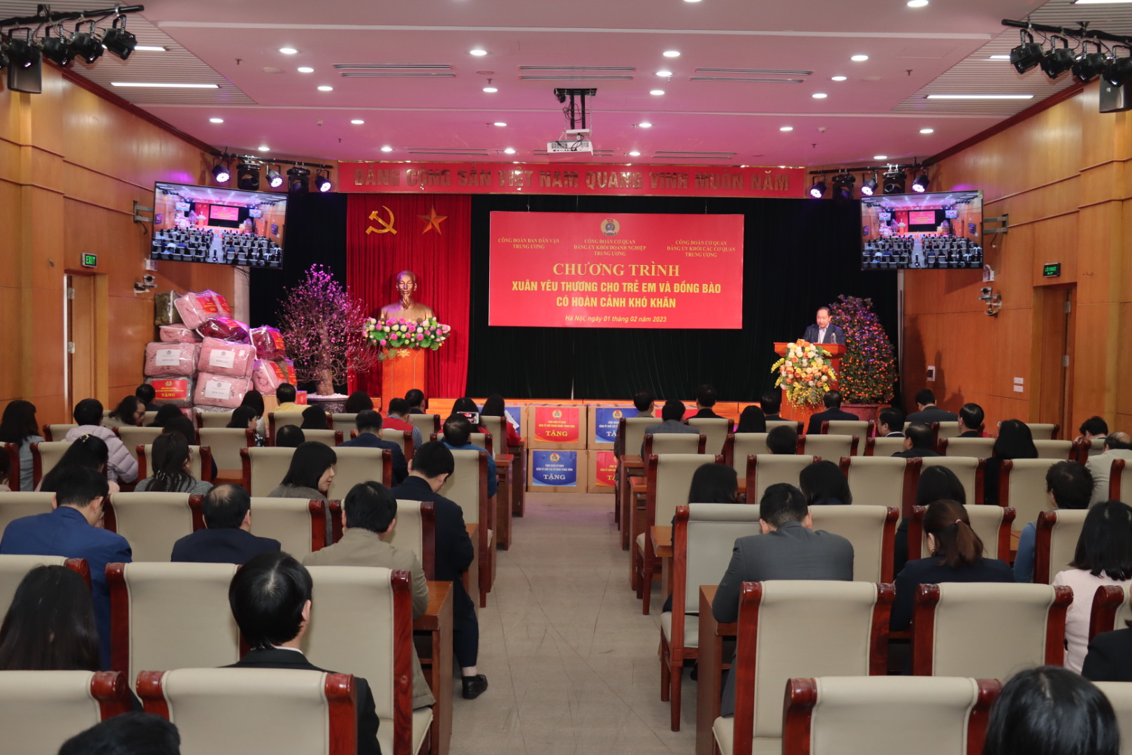 Toàn cảnh buổi lễ.