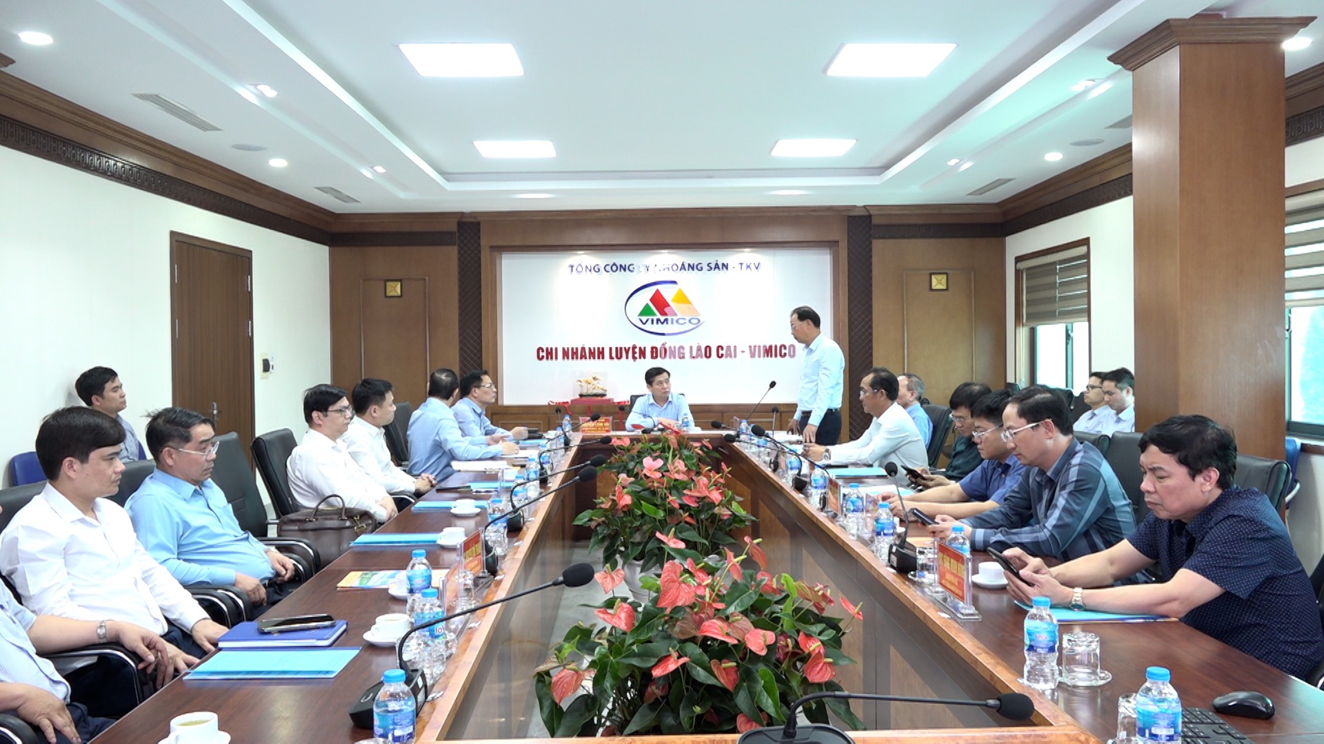 Quang cảnh buổi làm việc.