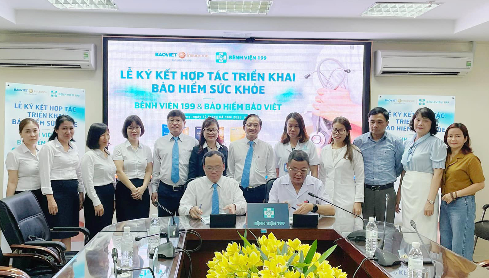 Đại diện hai bên ký kết