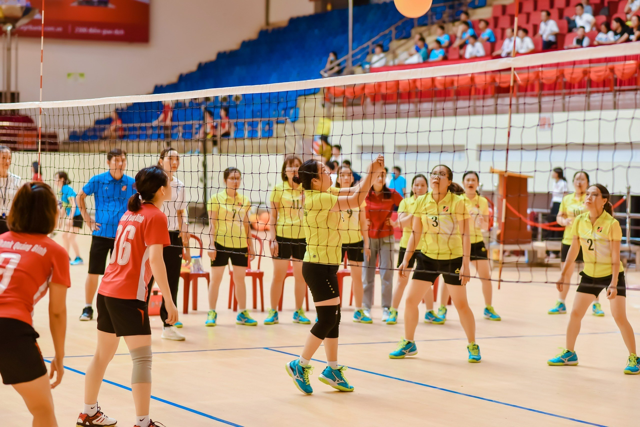 Đoàn viên công đoàn tích cực tham gia các hoạt động văn hóa văn nghệ thể thao.