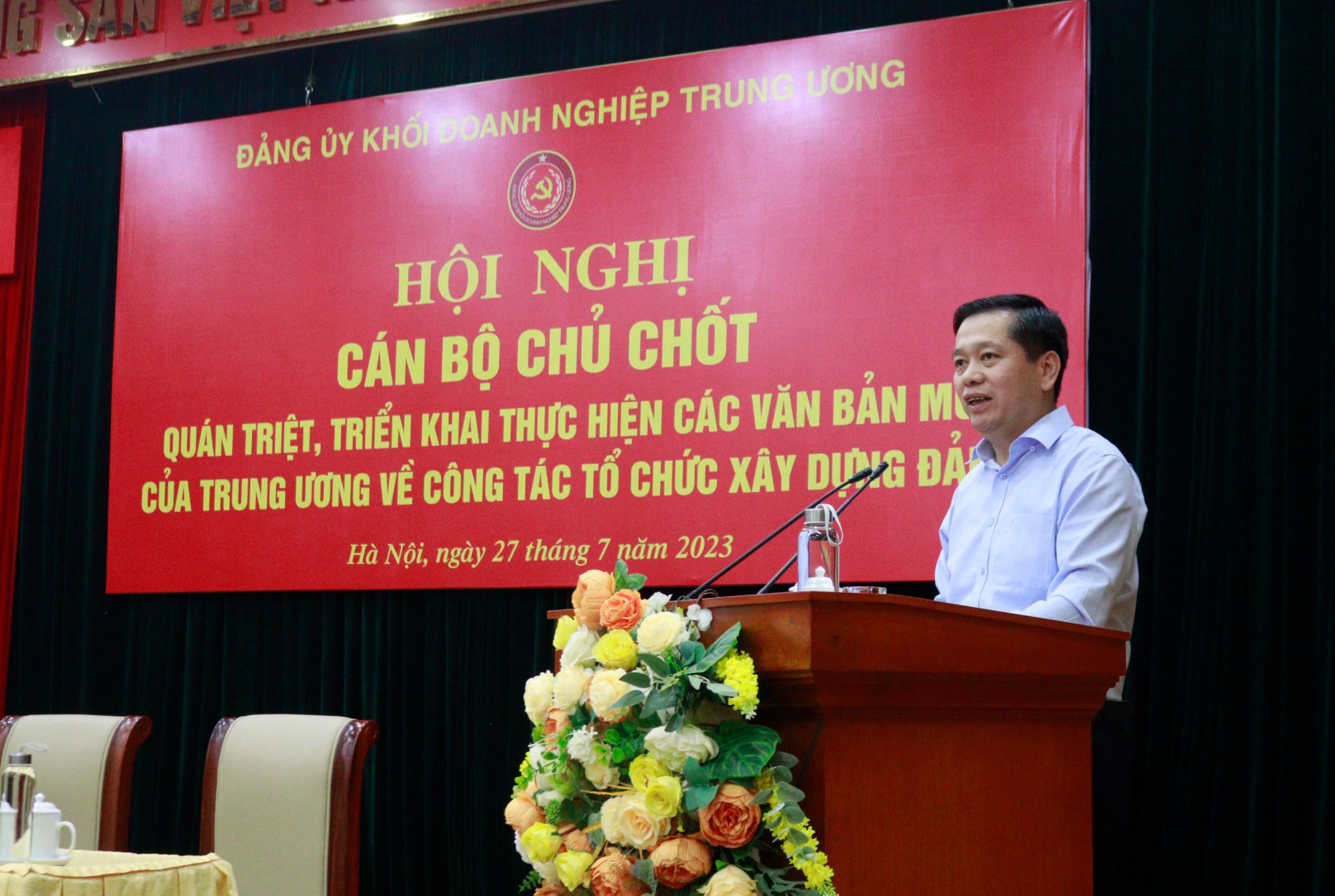 Đồng chí Nguyễn Long Hải, Ủy viên dự khuyết Trung ương Đảng, Bí thư Đảng ủy Khối Doanh nghiệp Trung ương  phát biểu tại Hội nghị.