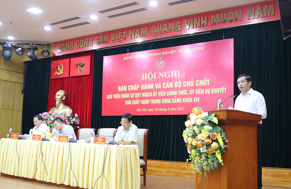 Đồng chí chí Nguyễn Long Hải - Ủy viên dự khuyết BCH Trung ương Đảng, Bí thư Đảng ủy Khối chủ trì Hội nghị.