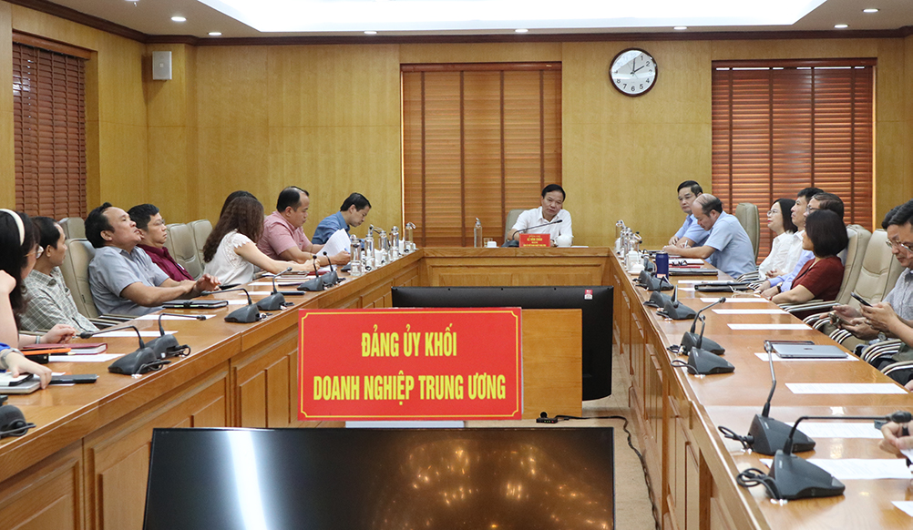 Các đại biểu tham dự Hội nghị tại điểm cầu Cơ quan Đảng uỷ Khối Doanh nghiệp Trung ương.