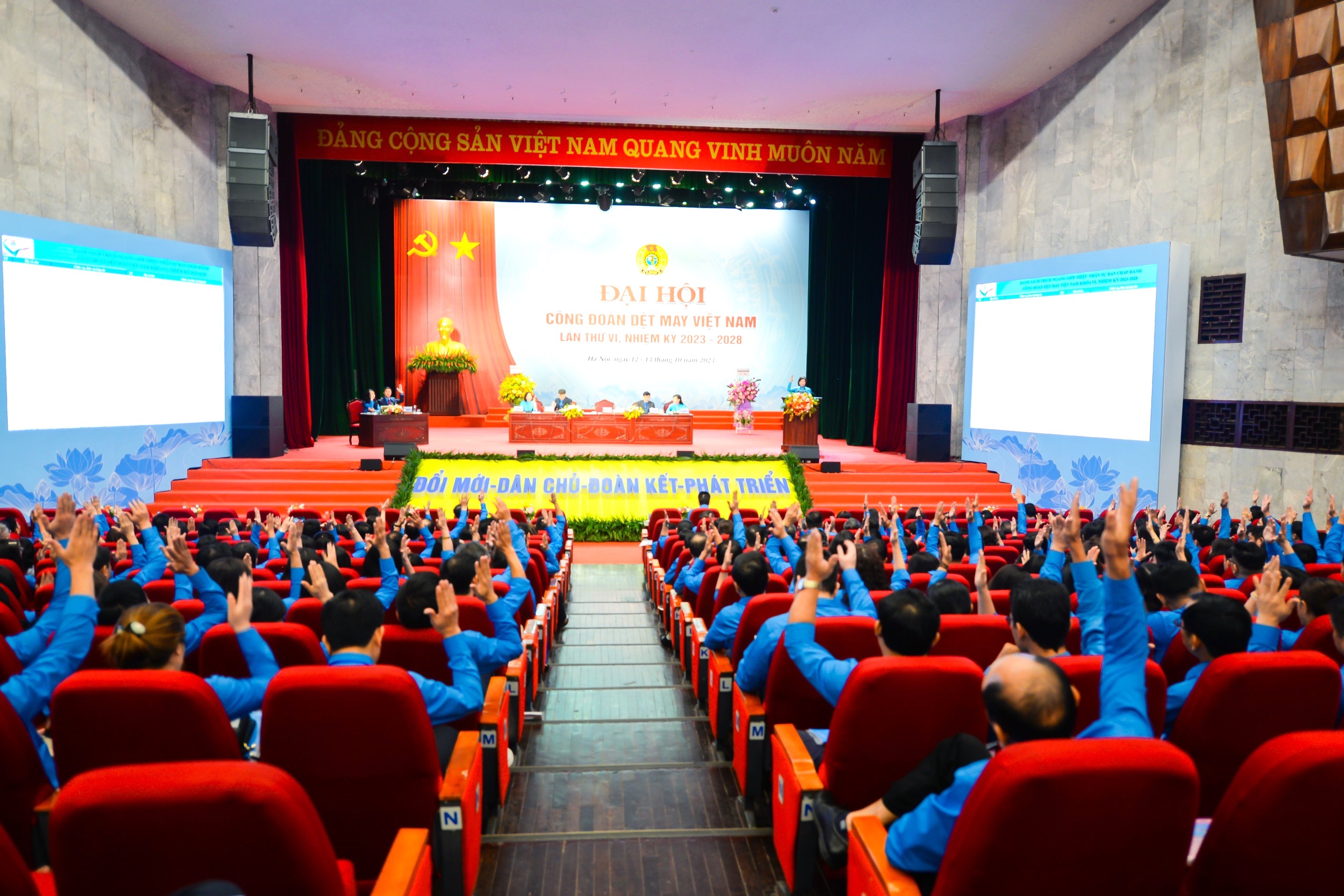 Toàn cảnh Đại hội VI Công đoàn Dệt May Việt Nam.