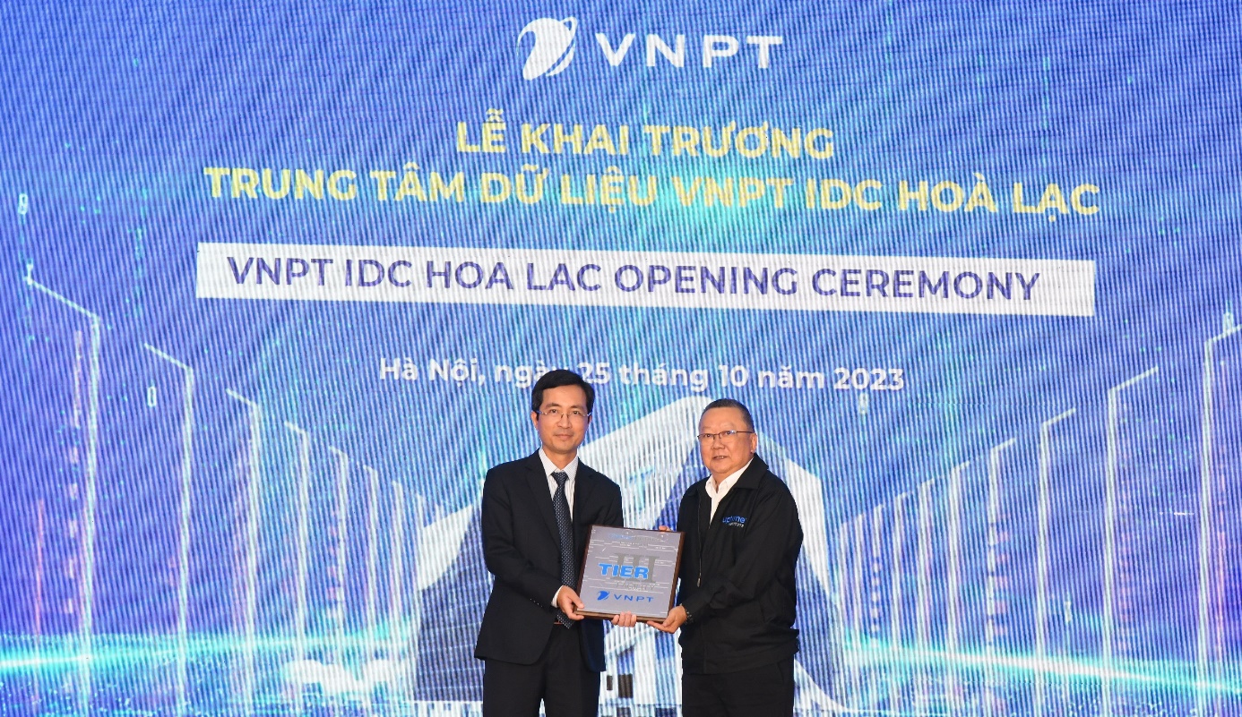 VNPT IDC Hòa Lạc đã được trao Chứng chỉ Uptime Tier III.
