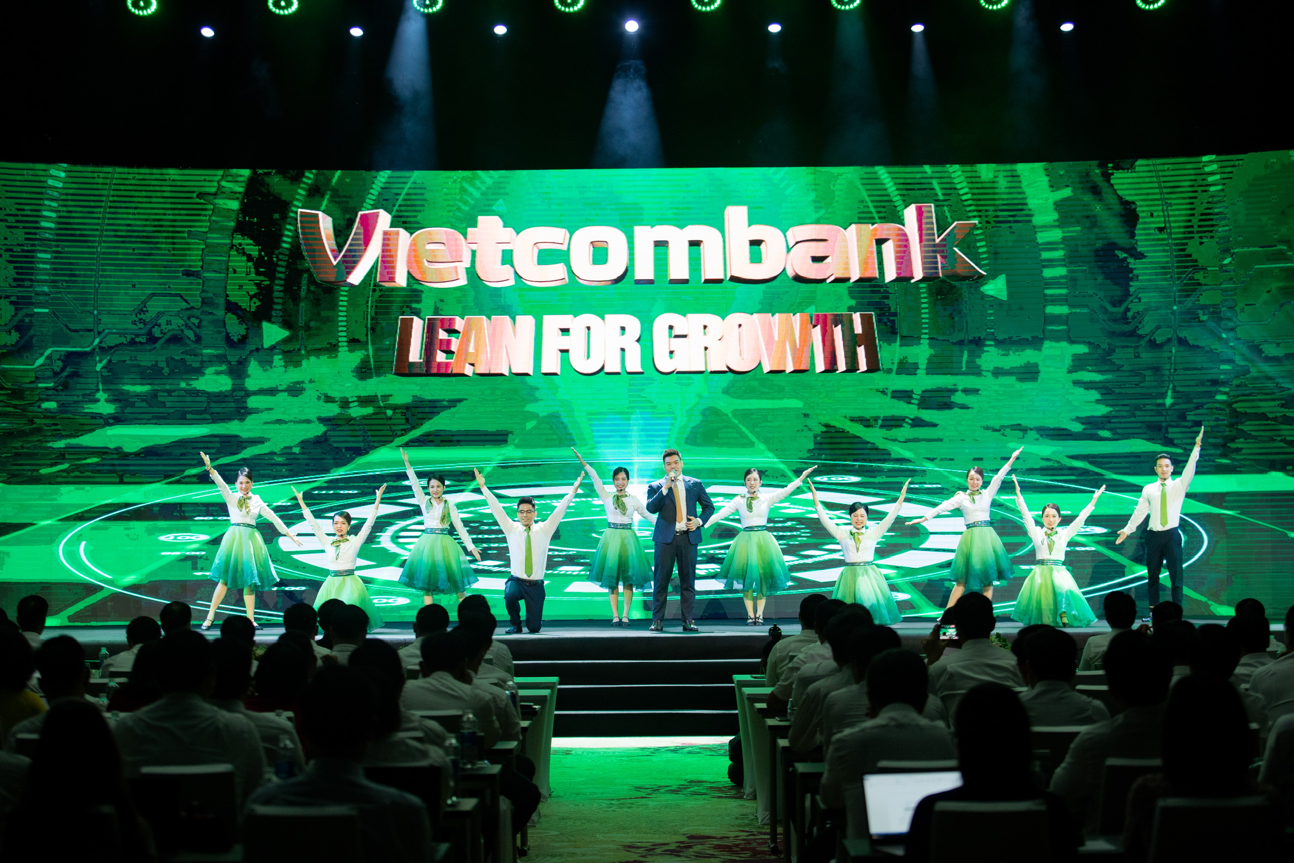 Tham luận của Đảng bộ Trụ sở chính Vietcombank với chủ đề LEAN FOR GROWTH tại Hội nghị sơ kết công tác Đảng 6 tháng đầu năm và triển khai nhiệm vụ 6 tháng cuối năm 2023.