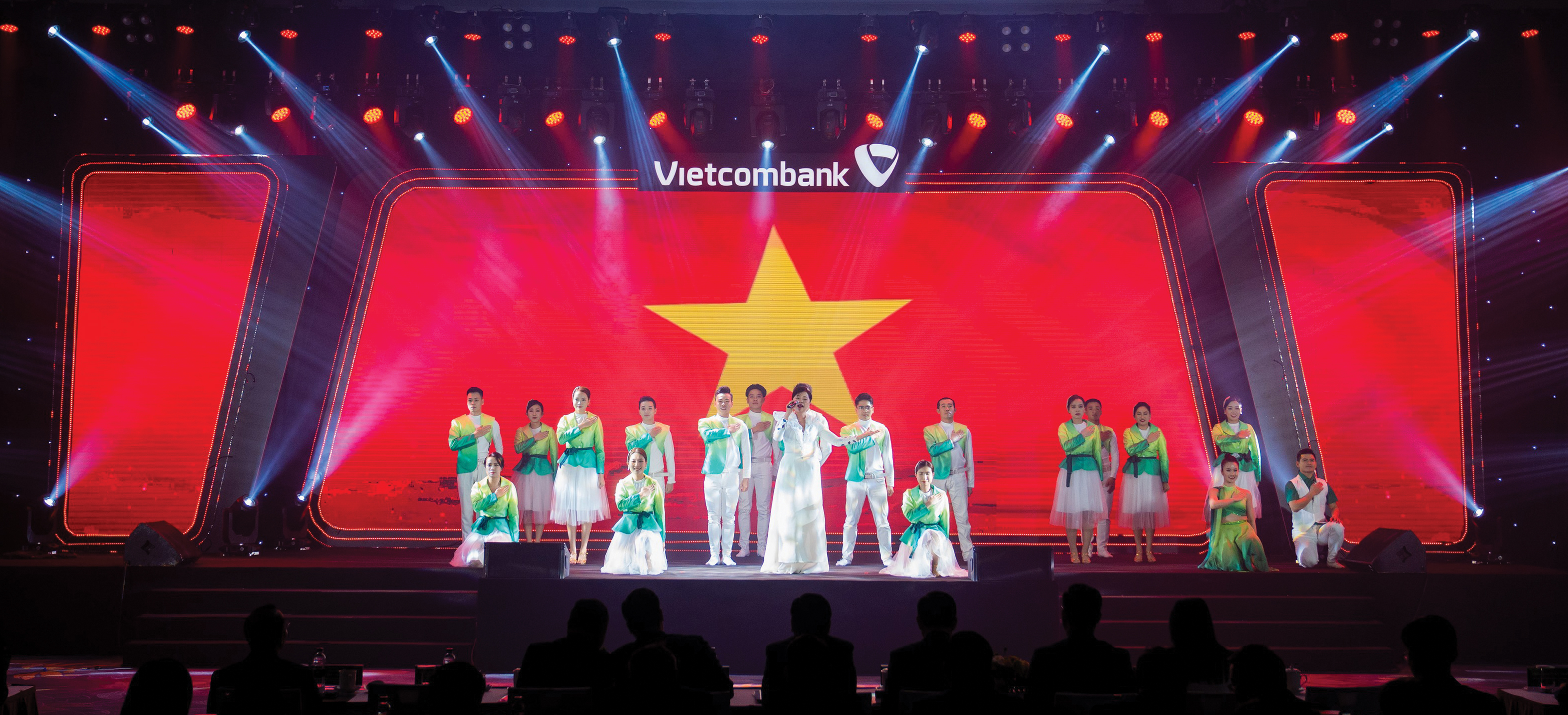 Ca khúc Tôi tự hào là tương lai Vietcombank.