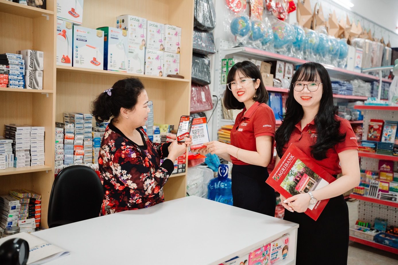 Agribank đóng góp tích cực phát triển thị trường thanh toán không dùng tiền mặt, nâng cao khả năng tiếp cận dịch vụ ngân hàng cho nền kinh tế, đặc biệt là ở khu vực nông nghiệp, nông thôn.