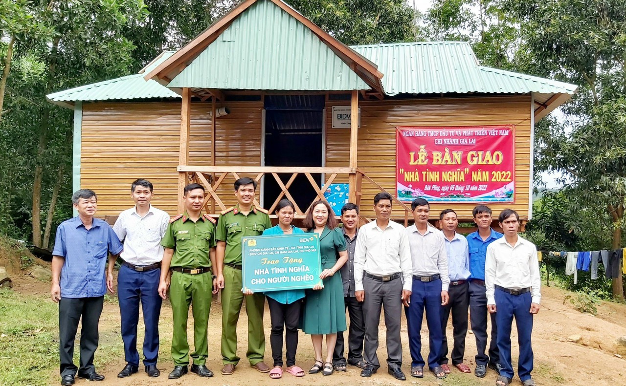 BIDV tặng nhà tình nghĩa cho đồng đồng Gia Lai