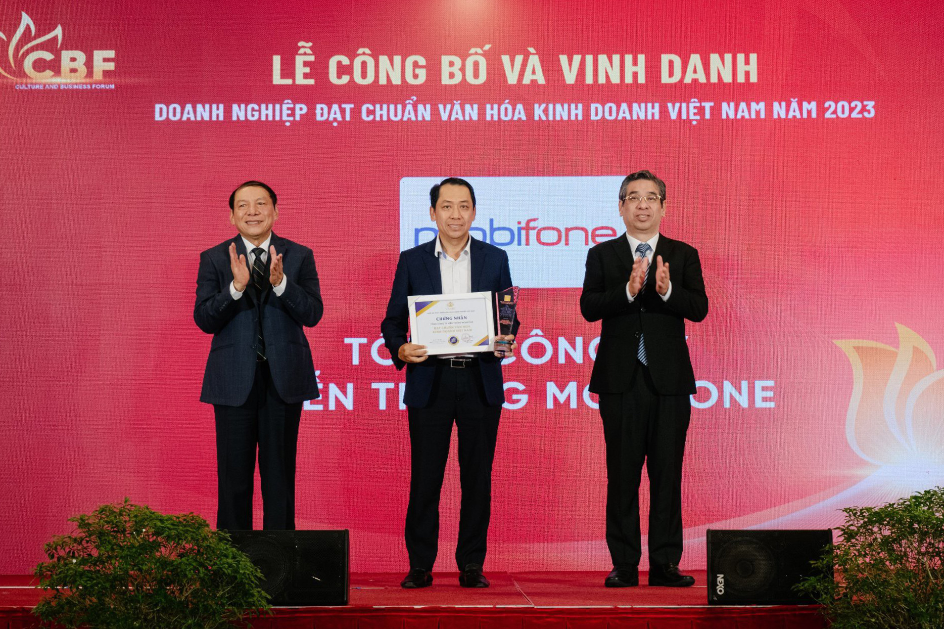 MobiFone được công nhận và vinh danh là Doanh nghiệp đạt chuẩn Văn hóa Kinh doanh Việt Nam năm 2023.