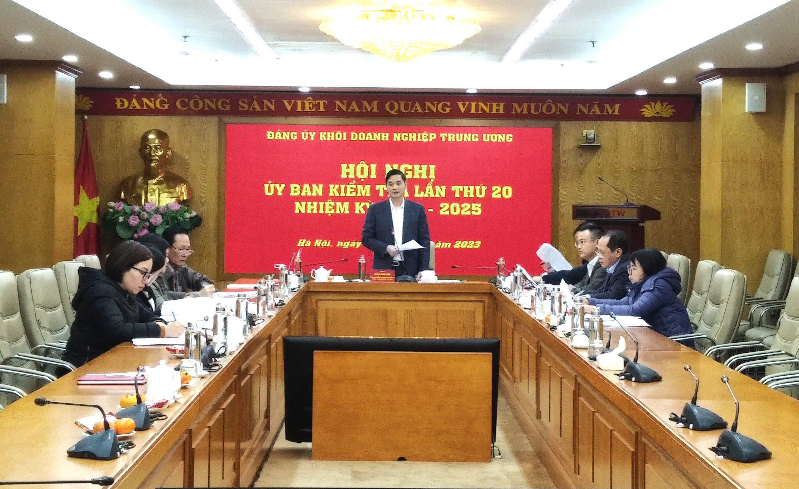 Đồng chí Phan Công Nam, Ủy viên Ban Thường vụ Đảng ủy, Chủ nhiệm UBKT Đảng ủy Khối chủ trì Hội nghị. 