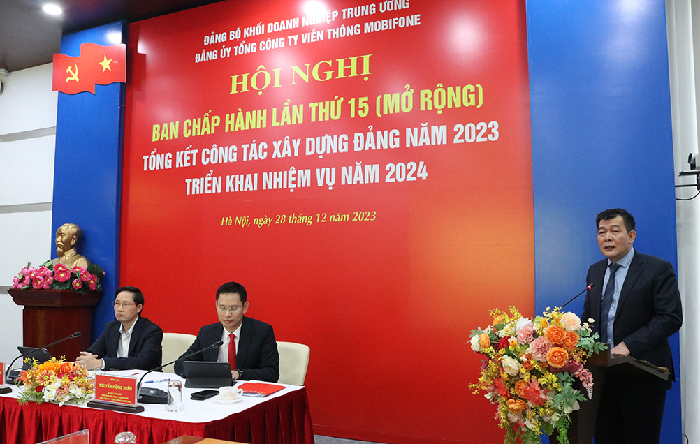 Đồng chí Nguyễn Đức Phong, Phó Bí thư Thường trực Đảng uỷ Khối Doanh nghiệp Trung ương phát biểu tại Hội nghị.