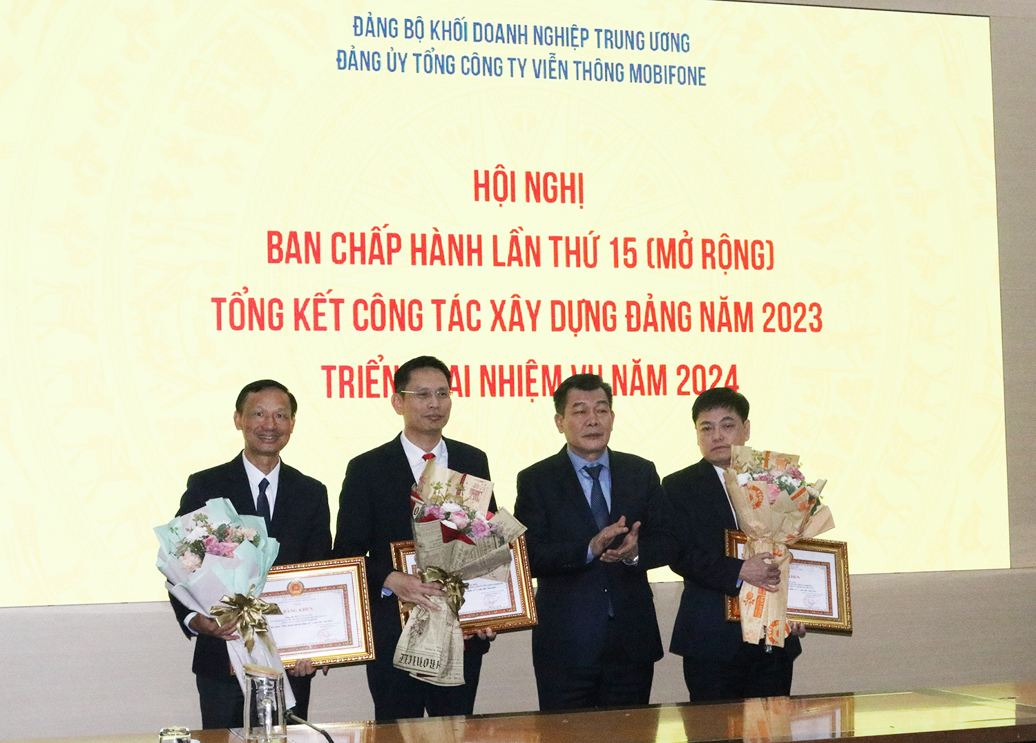 Đồng chí Nguyễn Đức Phong, Phó Bí thư Thường trực Đảng uỷ Khối Doanh nghiệp Trung ương phát biểu tại Hội nghị.