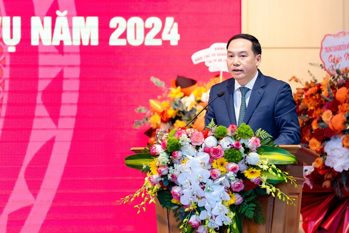 Đồng chí Hồ Xuân Trường - Phó Bí thư Đảng ủy Khối Doanh nghiệp Trung ương đánh giá cao những kết quả tích cực, toàn diện trong công tác xây dựng Đảng và lãnh đạo thực hiện nhiệm vụ chính trị, sản xuất kinh doanh của Đảng ủy Tập đoàn.