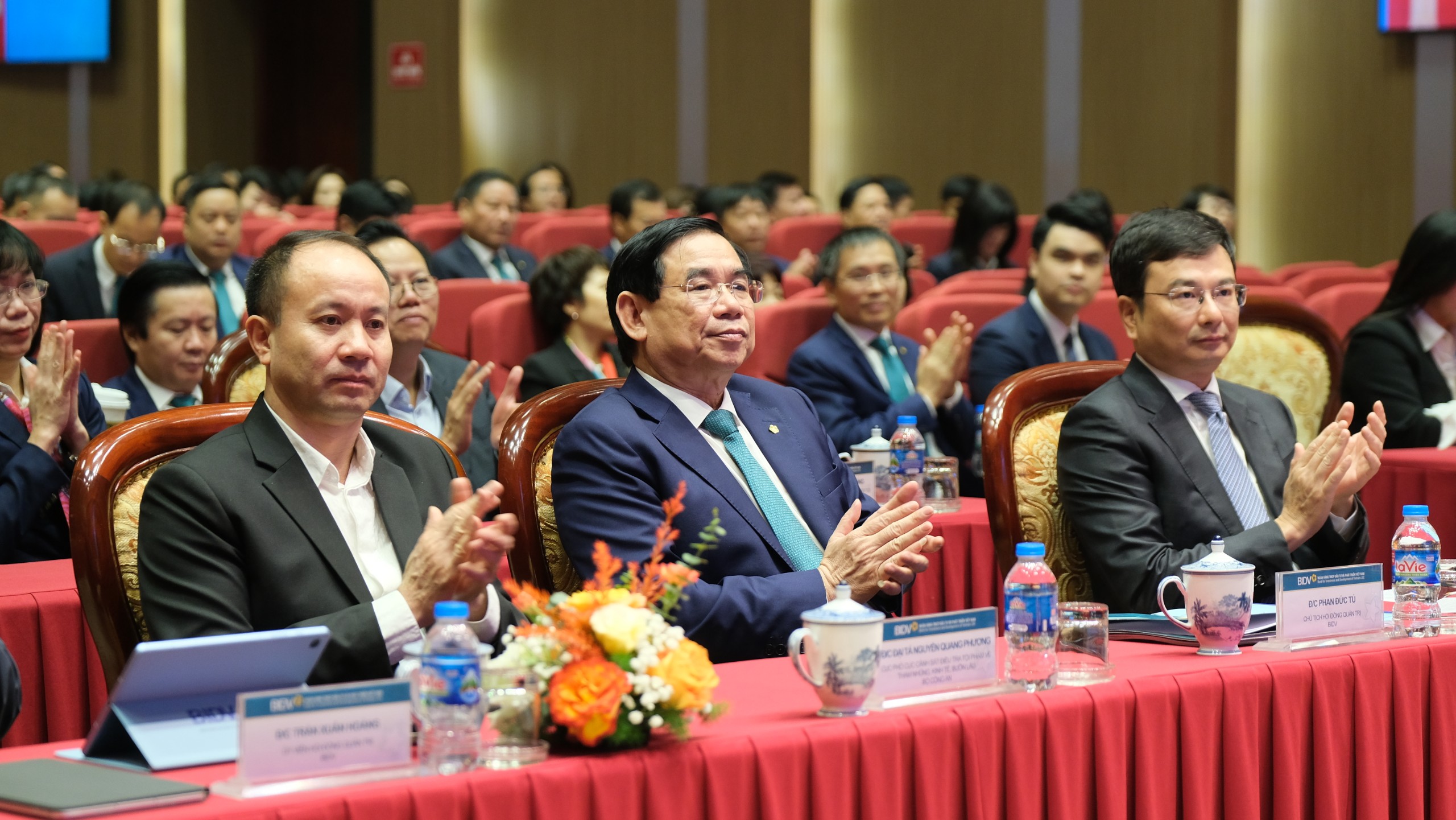 Các đại biểu tham dự Hội nghị.