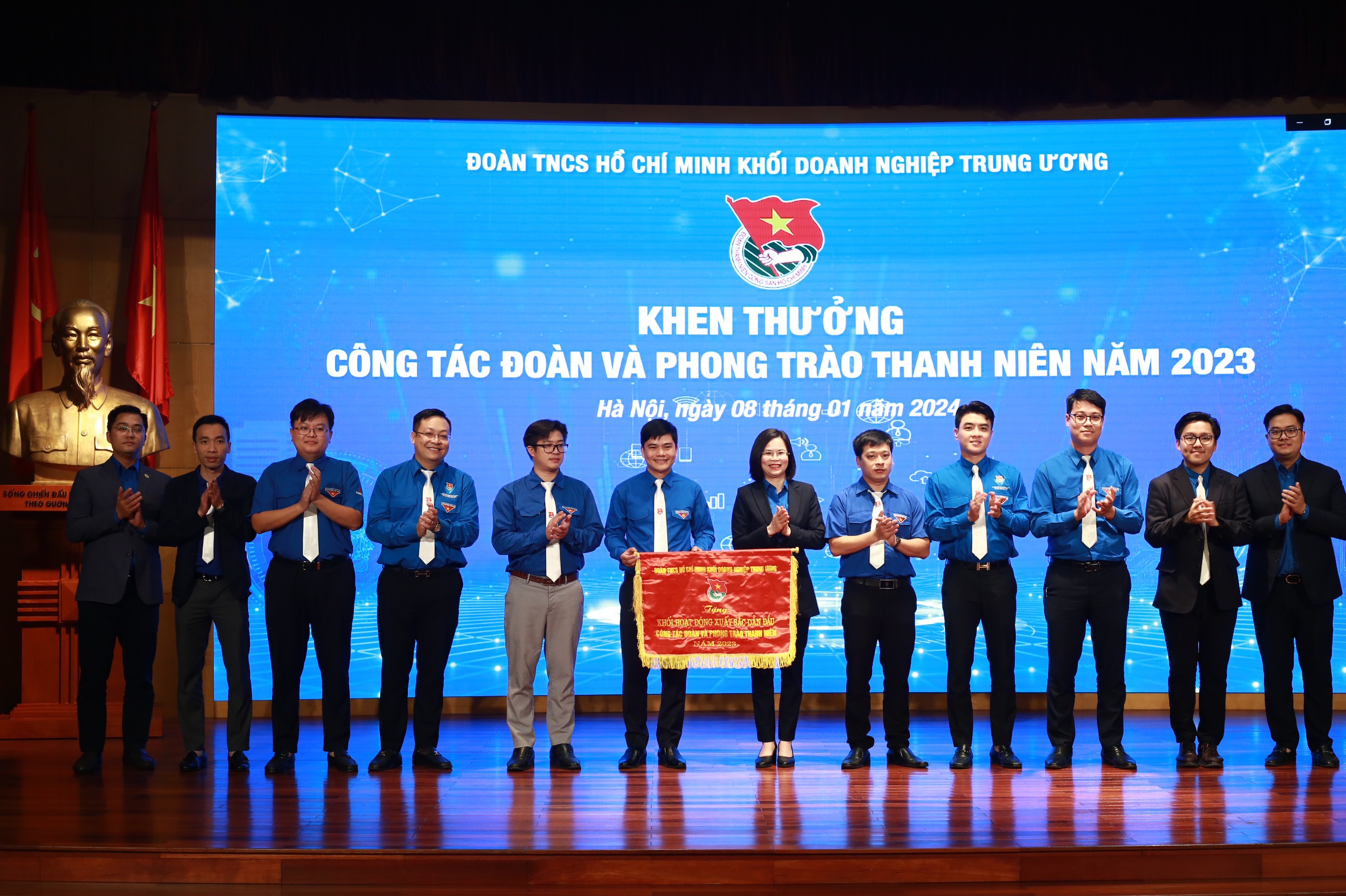 Đc Hoàng Thị Minh Thu - Bí thư Đoàn khối chủ trì Hội nghị