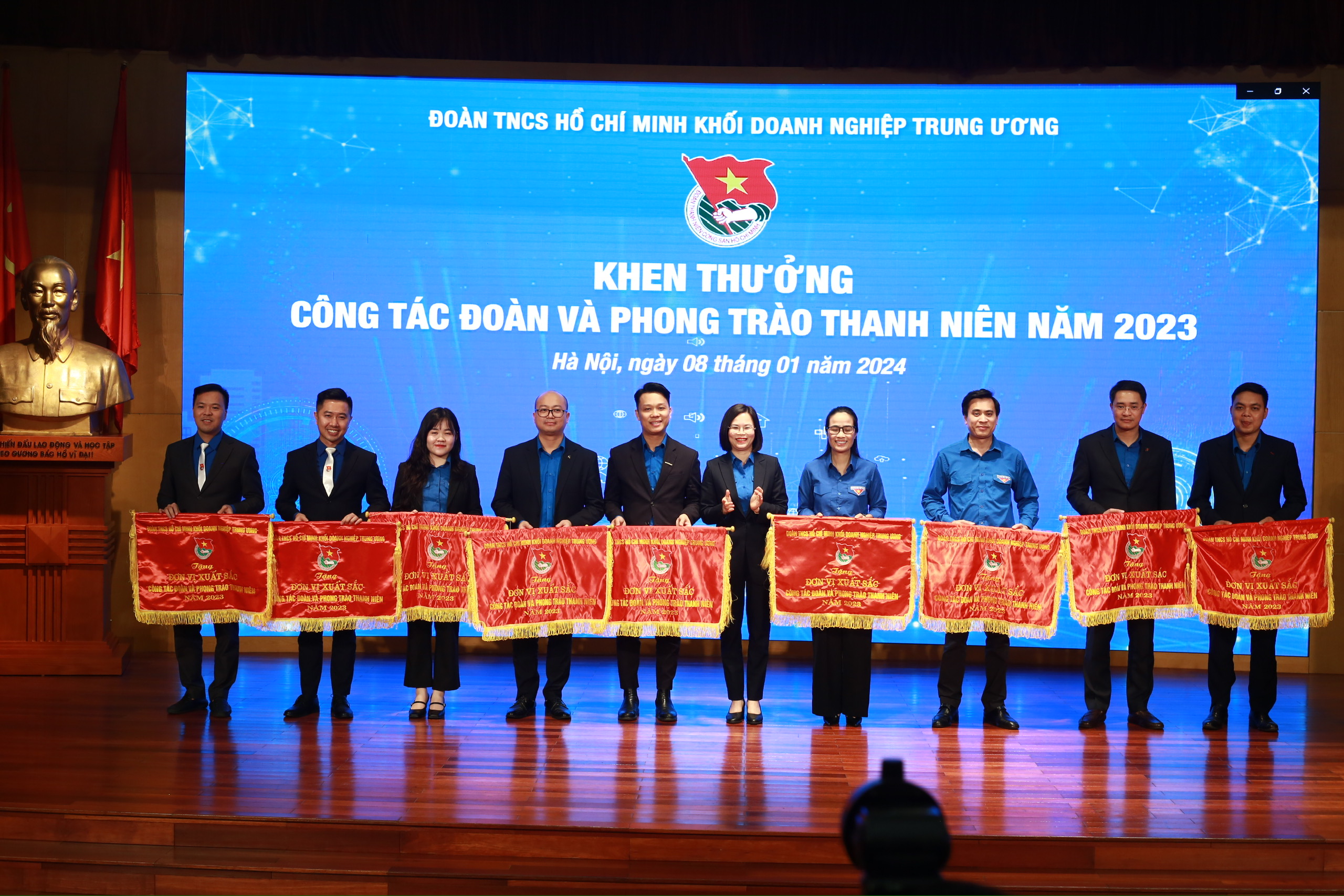 Đc Hoàng Thị Minh Thu - Bí thư Đoàn khối chủ trì Hội nghị